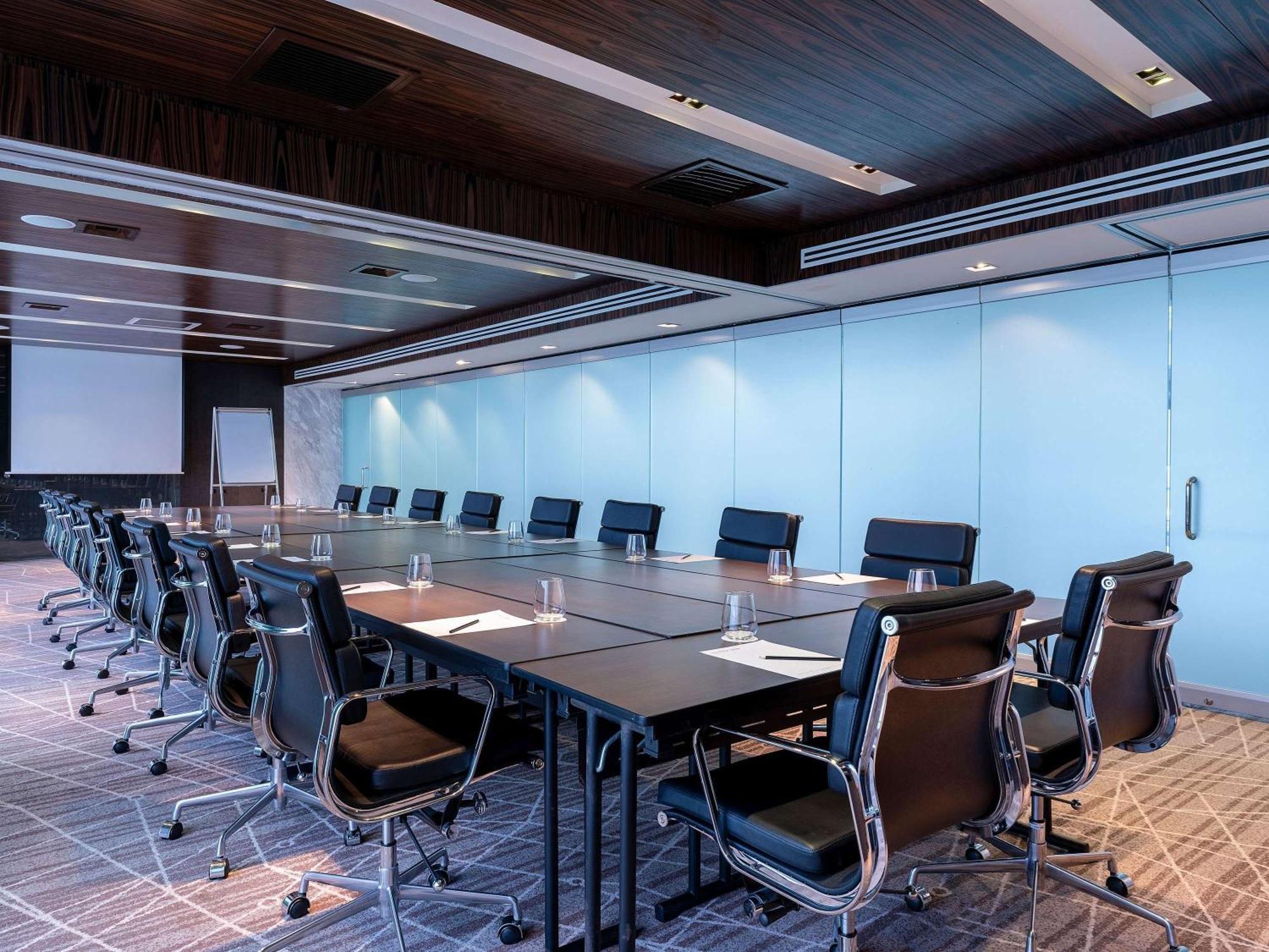 Movenpick Hotel & Convention Centre Klia Sepang Exterior photo Meeting room