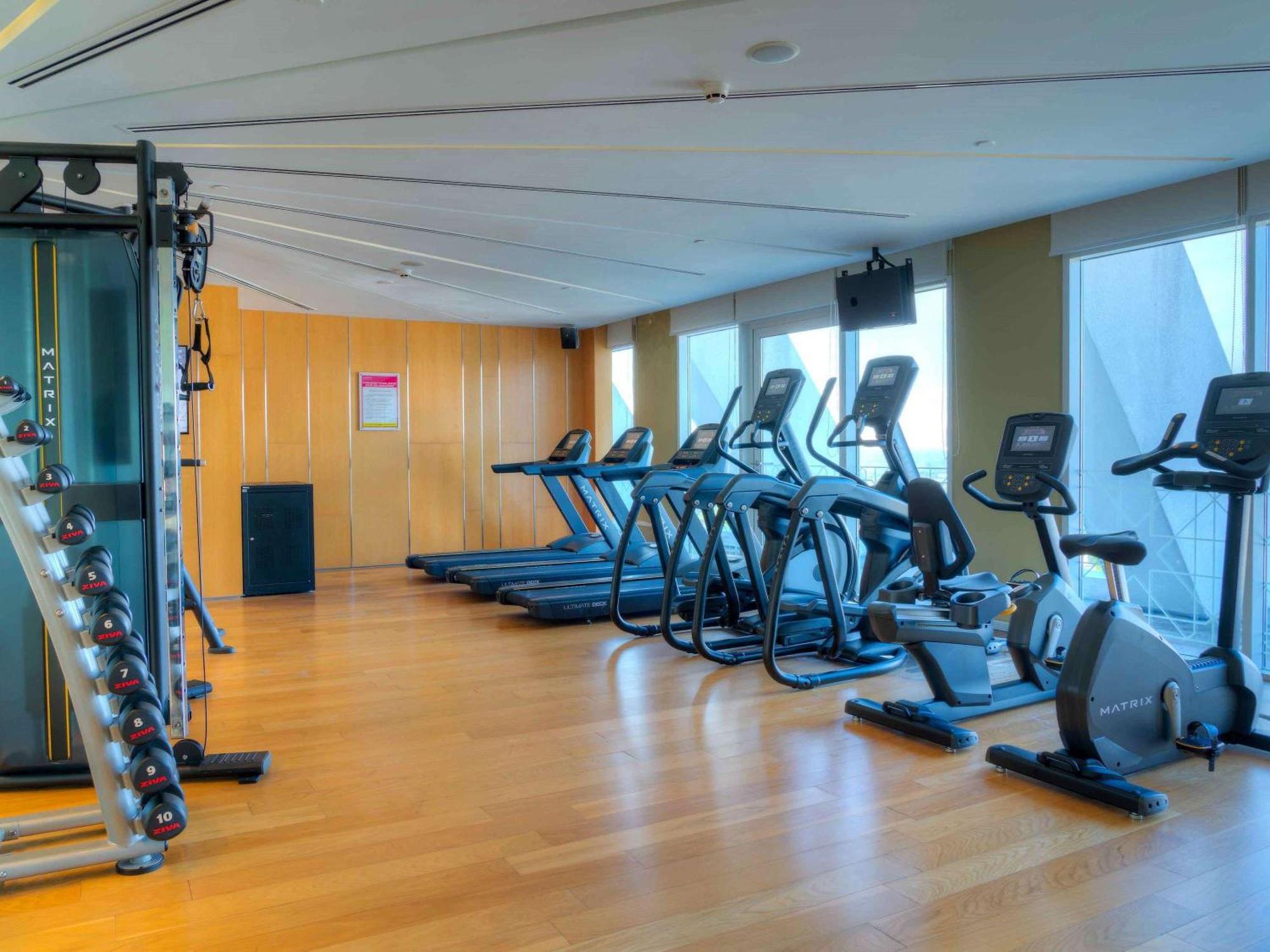 Movenpick Hotel & Convention Centre Klia Sepang Exterior photo The gym at the 39th floor