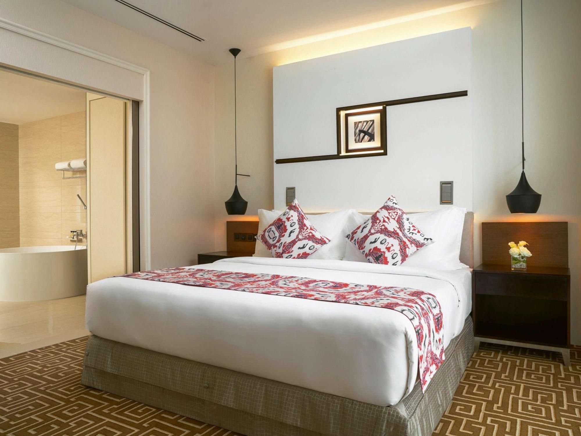 Movenpick Hotel & Convention Centre Klia Sepang Exterior photo Deluxe Room